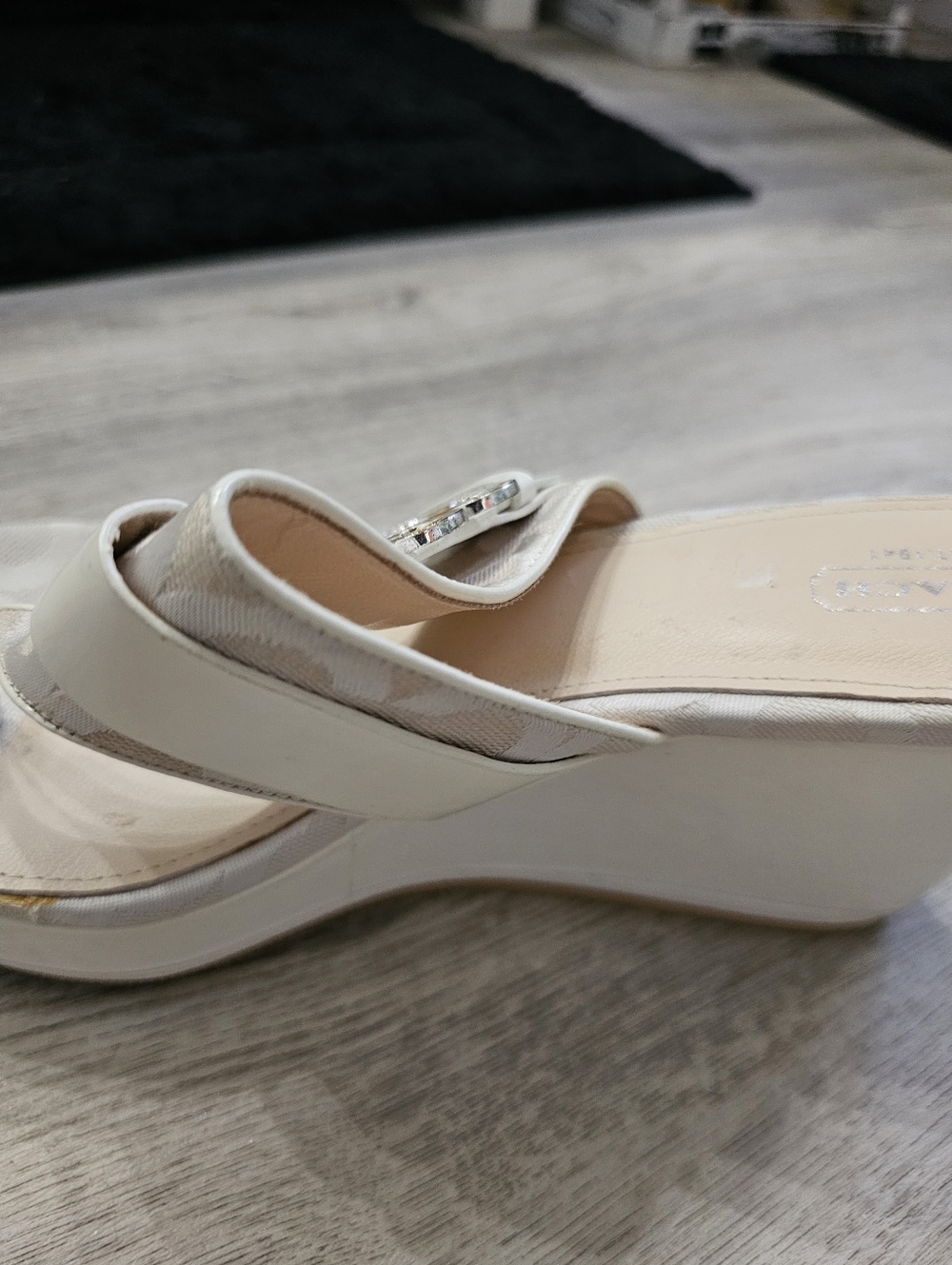 Coach beige cream platform sandals size 10 - Picture 9 of 9